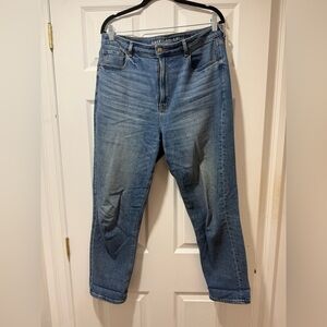 American Eagle Outfitters Mom Jean